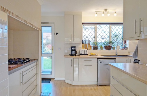 Selsey Cottage | Warner Wood - Selsey - sleeps 15 guests in 5 bedrooms