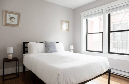 Chinatown Apartment | Warr18-1/1 · Simple 1BR steps to Boston Common and South End!