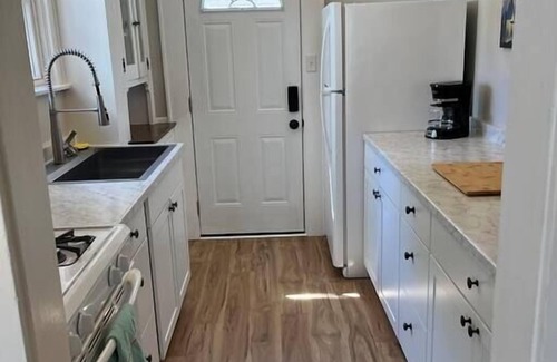 Norwood House | Warren, 1 Bedroom Unit near Xavier, Downtown