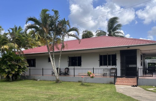 La Democracia House | Warrie Head House near the Zoo