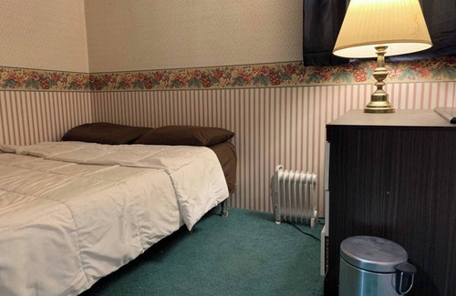 Dillon Cabin | Warrior Room, Grant MT, Horse Prairie Stage Stop. Single, Full bed TINY SPACE!