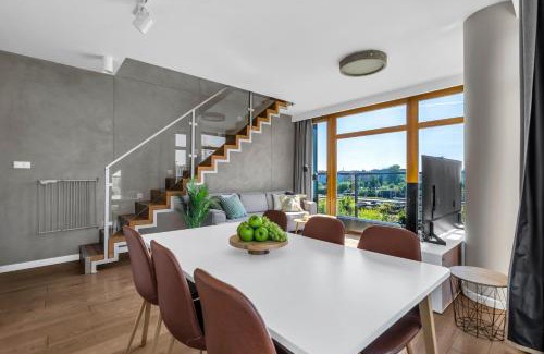 Centrum Apartment | Warsaw Prestige Suites - 86m2, Two-Level Loft, Parking - by Rentujemy