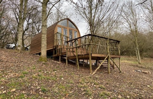 Uckington Cabin | Warwickshire Woodland Glamping Cabin - Oak