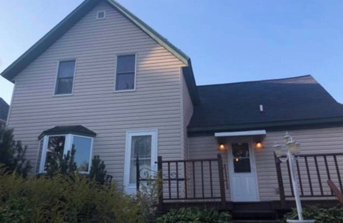 Washburn House | Washburn House a few blocks from beautiful Lake Superior