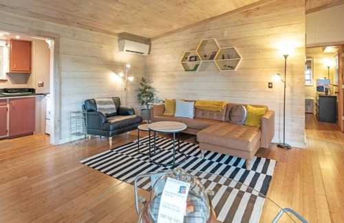 Mill Ridge House | Watauga Wyatts- NEW PROPERTY LISTING- Standing 15% Discount- Affordable, Cute, and Modern Mountai...