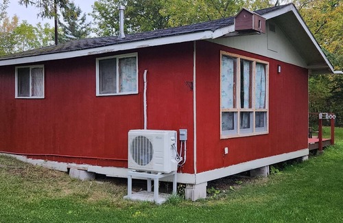 Hastings Cottage | Water Front 2 Bedroom Cottage 9