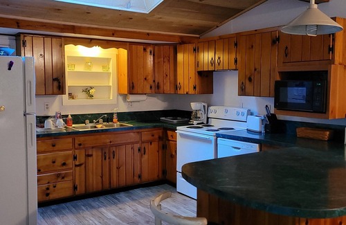 Jersey Shore Cottage | Water Front Cottage on Pine Creek Gorge and Rail Trail!