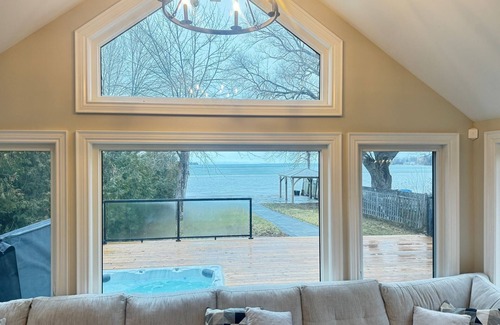 Duclos Point Cottage | Water Front cottage in Georgina