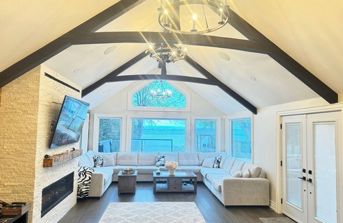 Duclos Point Cottage | Water Front cottage in Georgina