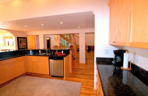 Marysville House | Water Front Spacious Home with a View - Vacation in Paradise!