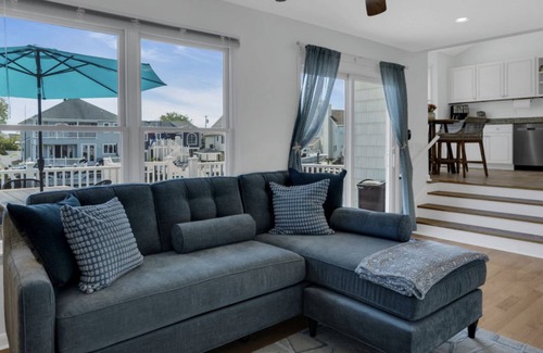 Ortley Beach House | Water front with Hot tab ! Enjoy Jersey short summer