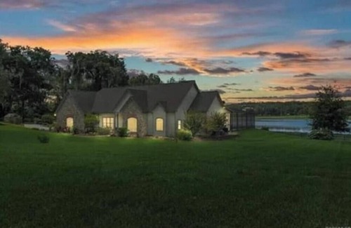 Dade City House | Water's Edge - a lakefront oasis. 10 peaceful, private acres w' stunning views.