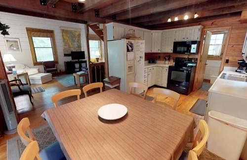 Huddleston House | Water Toys & Pet Friendly! Come Visit "Mellow Yellow"!