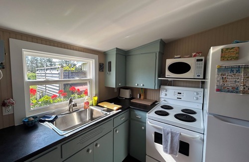 Stanhope Cottage | Water View Cottage With Hot Tub, Just Minutes To North Shore Beach