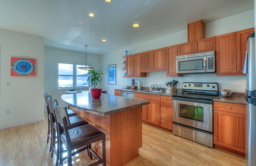 Eastsound Condo | Water view! nLuxury Port Suite - walk to cafes, shops, galleries & beaches.