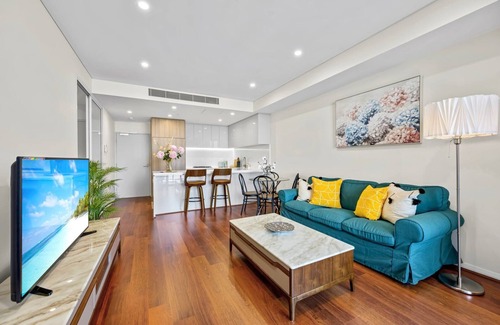 Hurstville Apartment | Water Views 2 Bedroom Apartment in Hurstville