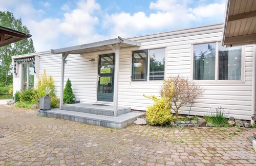 Ooltgensplaat House | Water Villa in Ooltgensplaat Near Volkerak