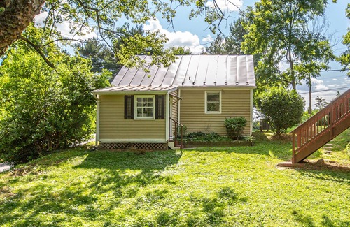 Leesburg Cottage | Waterford Cottage King The Village