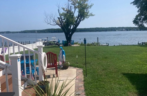 Edgemore House | Waterfront 1-bedroom in Law apartment first floor in Sparrows Point , 55TV, AC