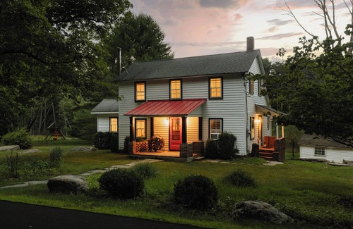 Eldred Cabin | Waterfront 1900s · Hot Tub · Eldred Homestead