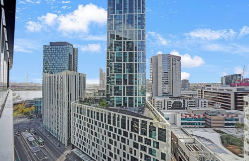 Docklands Apartment | Waterfront 1BR Docklands Apt Collinsst Freeparking