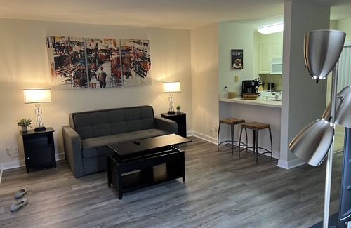Harbor Beach Apartment | WaterFront-1BR 1B Pool,Walk to Beach,Parking #6