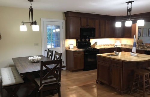 Niantic House | Waterfront 4 bed/4 bath Peaceful Oasis in Giants Neck Beach Community