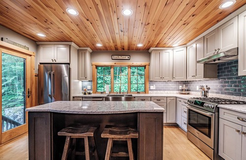 South Pond Shores House | Waterfront 4-bedroom home on South Pond, Greenwood