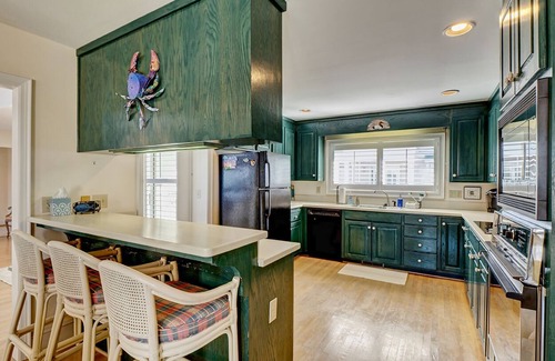 South End House | Waterfront 5 BR home w/incredible views, dock, boat slips, & elevator!