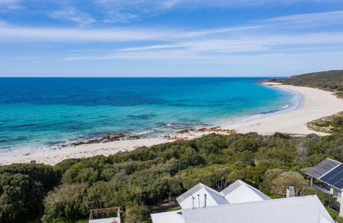 Eagle Bay House | WATERFRONT