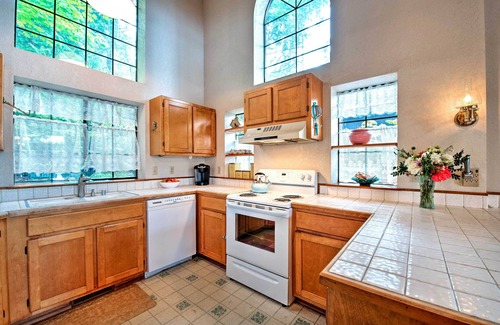 Rollingbay House | Waterfront Bainbridge Island Home: Stunning Views!