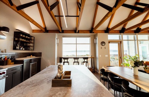 Camano Island House | Waterfront Beach House 4BD|Hot Tub|Outdoor Shower
