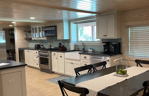 Zavalla House | Waterfront beauty on Lake Sam Rayburn!