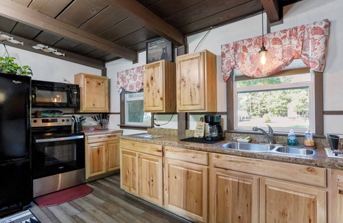 Hedgesville Cabin | Waterfront Cabin overlooking the Potomac River W/Hot Tub, firepit, pavilion
