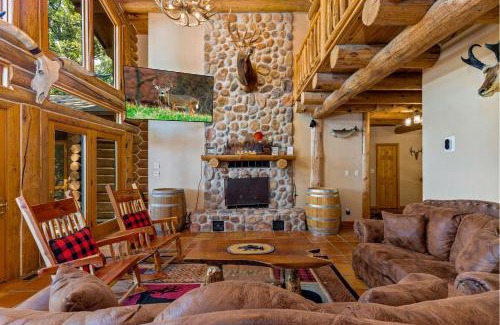 Mayes County House | Waterfront Cabin with Barbecue in Langley, Oklahoma