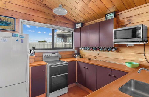 Snells Beach House | Waterfront Charm - Snells Beach Holiday Home