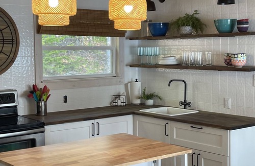 Cambridge-Narrows Cottage | Waterfront Cozy Cottage