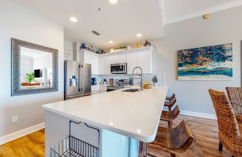 Upper Grand Lagoon Condo | Waterfront condo with central AC and access to resort pool & hot tub