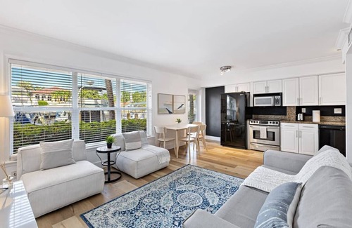 Hendricks and Venice Isles Apartment | Waterfront Condo Near Las Olas and Beach