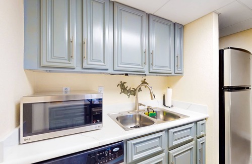 Villa Sabine Condo | Waterfront condo in Pensacola Beach with breathtaking balcony views, W/D & AC
