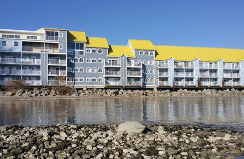 Put-in-Bay Condo | Waterfront condo on Middle Bass Island