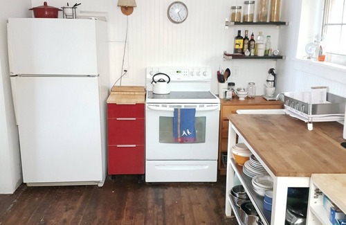 Minden Hills Cottage | Waterfront cottage on beautiful East Moore lake!
