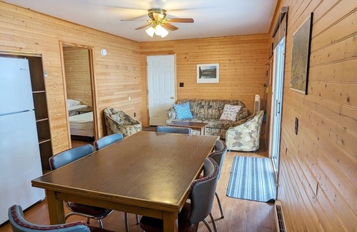 Roseneath Cabin | Waterfront Cottage on Rice lake