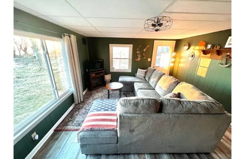 Oconto Cottage | Waterfront Cottage - Private Retreat - Beachside Fire Pit