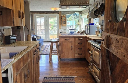 Seldovia House | WATERFRONT COTTAGE RENTAL
