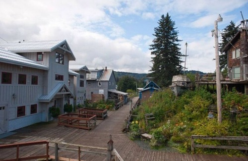 Seldovia House | WATERFRONT COTTAGE RENTAL