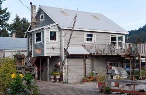 Seldovia House | WATERFRONT COTTAGE RENTAL