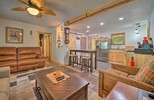 Fort Towson Cottage | Waterfront Cottage in Fort Towson w/2 Decks!