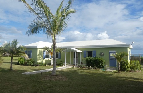 Estate Cane Garden Cottage | Waterfront Cottage on Private Estate