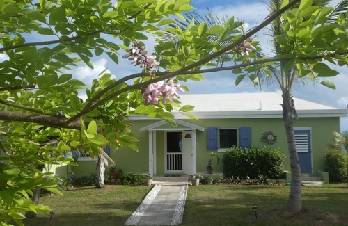 Estate Cane Garden Cottage | Waterfront Cottage on Private Estate